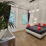 Superior Suite, Joy Verona, Luxury Romantic With Jacuzzi, Near Center
