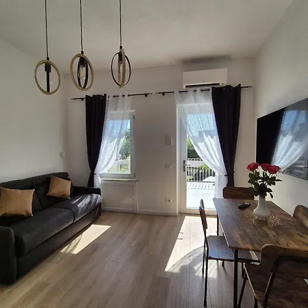 Daire Superior Suite, Joy Verona, Luxury Romantic With Jacuzzi, Near Center