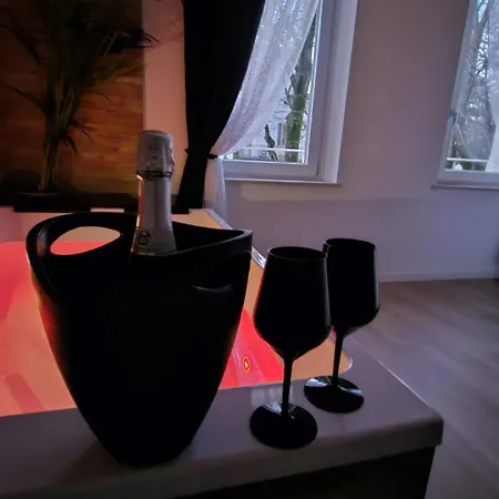 Superior Suite, Joy Verona, Luxury Romantic With Jacuzzi, Near Center Verona